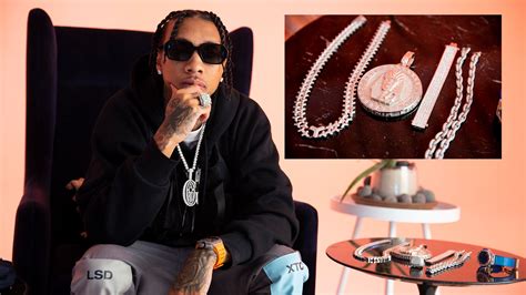 Watch Tyga Shows Off His 0,000 Chain 